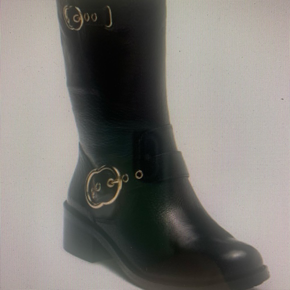 Vince Camuto - Picture 9 of 10